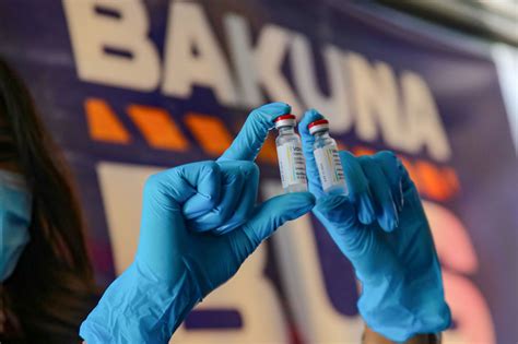 Vaccine (Bakuna) .